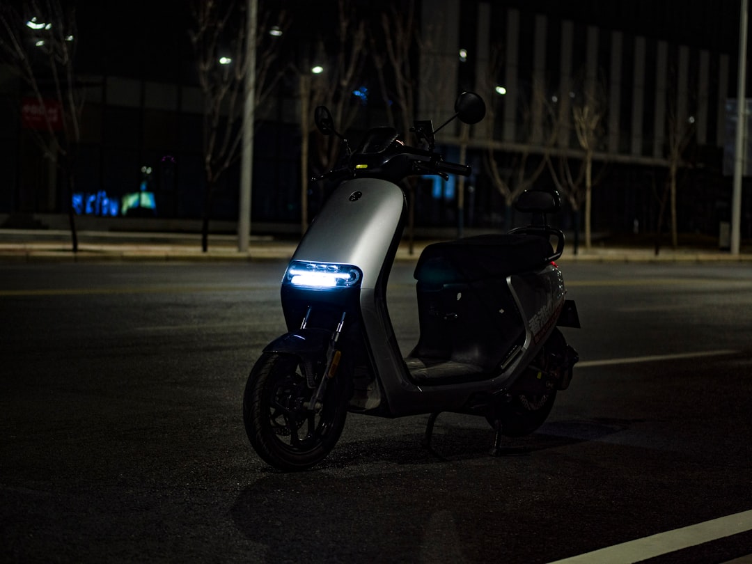 découvrez les réglementations 2026 concernant les trottinettes électriques : nouvelles règles, obligations légales et conseils pour rouler en toute sécurité.