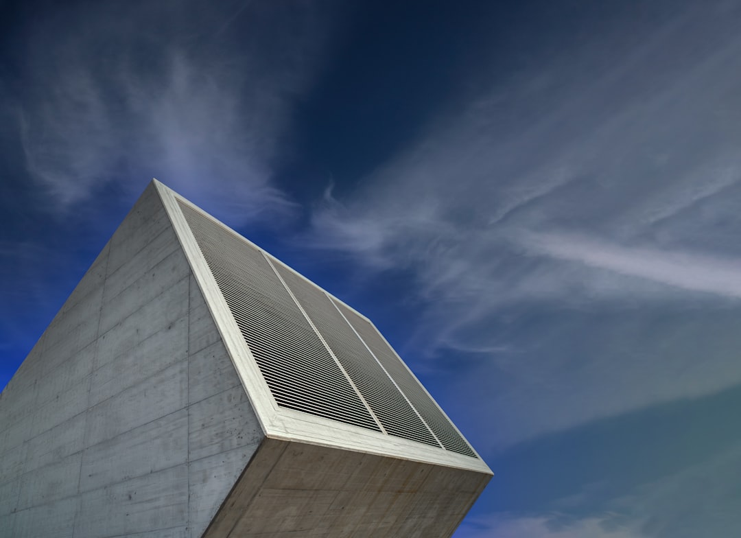 découvrez nos solutions efficaces de ventilation pour améliorer la qualité de l'air intérieur, réduire l'humidité et garantir un confort optimal dans votre habitat ou vos locaux professionnels.